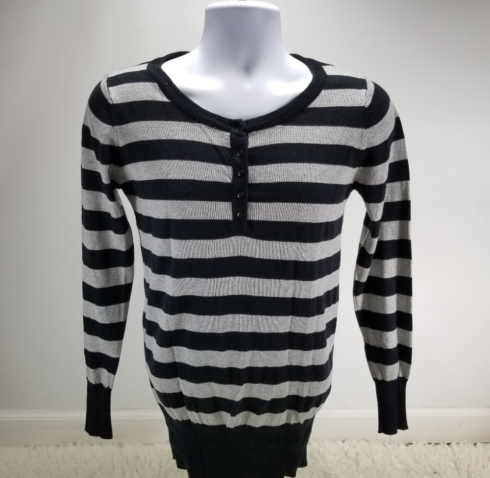Zara Button Top Sweater Sz Medium